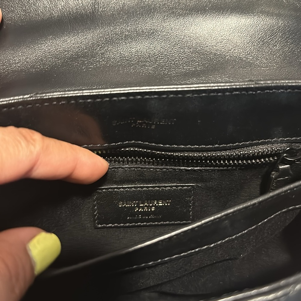 SAINT LAURENT
Loulou Toy quilted leather shoulder bag - Picture 8 of 11